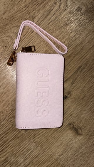 Monedero Guess rosa pequeño