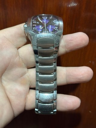 Reloj Lotus Negro y Morado