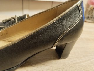 Zapatos Lucy & Co Negros y Dorados