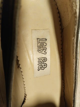 Zapatos Lucy & Co Negros y Dorados