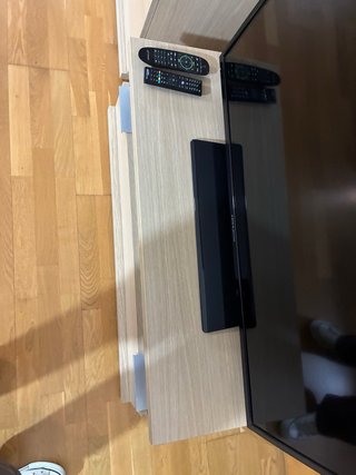 Mueble TV madera y plástico