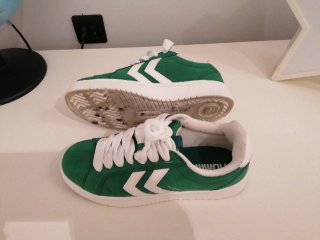 Zapatillas Hummel verdes y blancas
