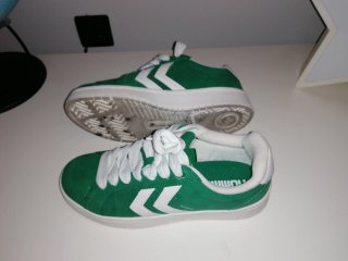 Zapatillas Hummel verdes y blancas