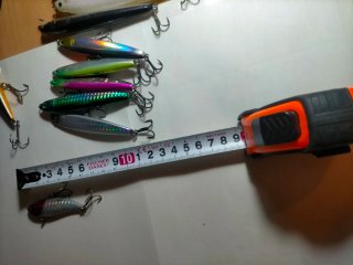 Señuelos de pesca variados