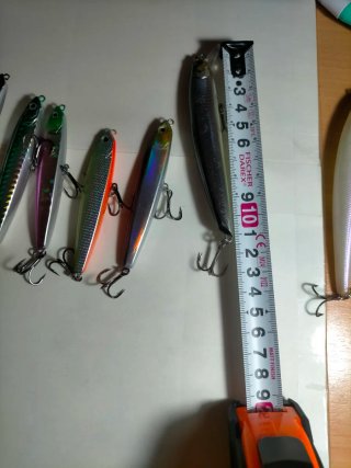 Señuelos de pesca variados