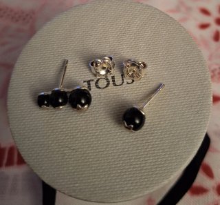 Pendientes Tous negros con estrella plateada