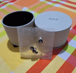 Pendientes Tous negros con estrella plateada