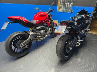 Ducati Monster 821 Roja y Negra