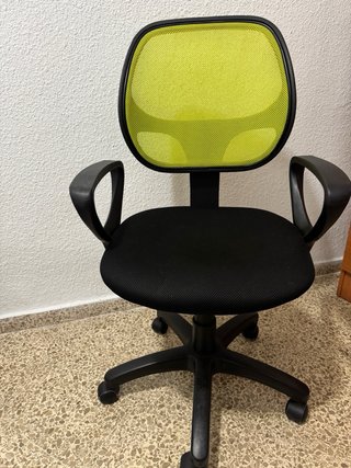 Silla de escritorio ergonómica negra y verde