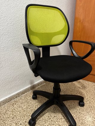 Silla de escritorio ergonómica negra y verde