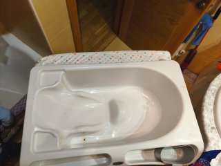 Cambiador y bañera bebé Brevi