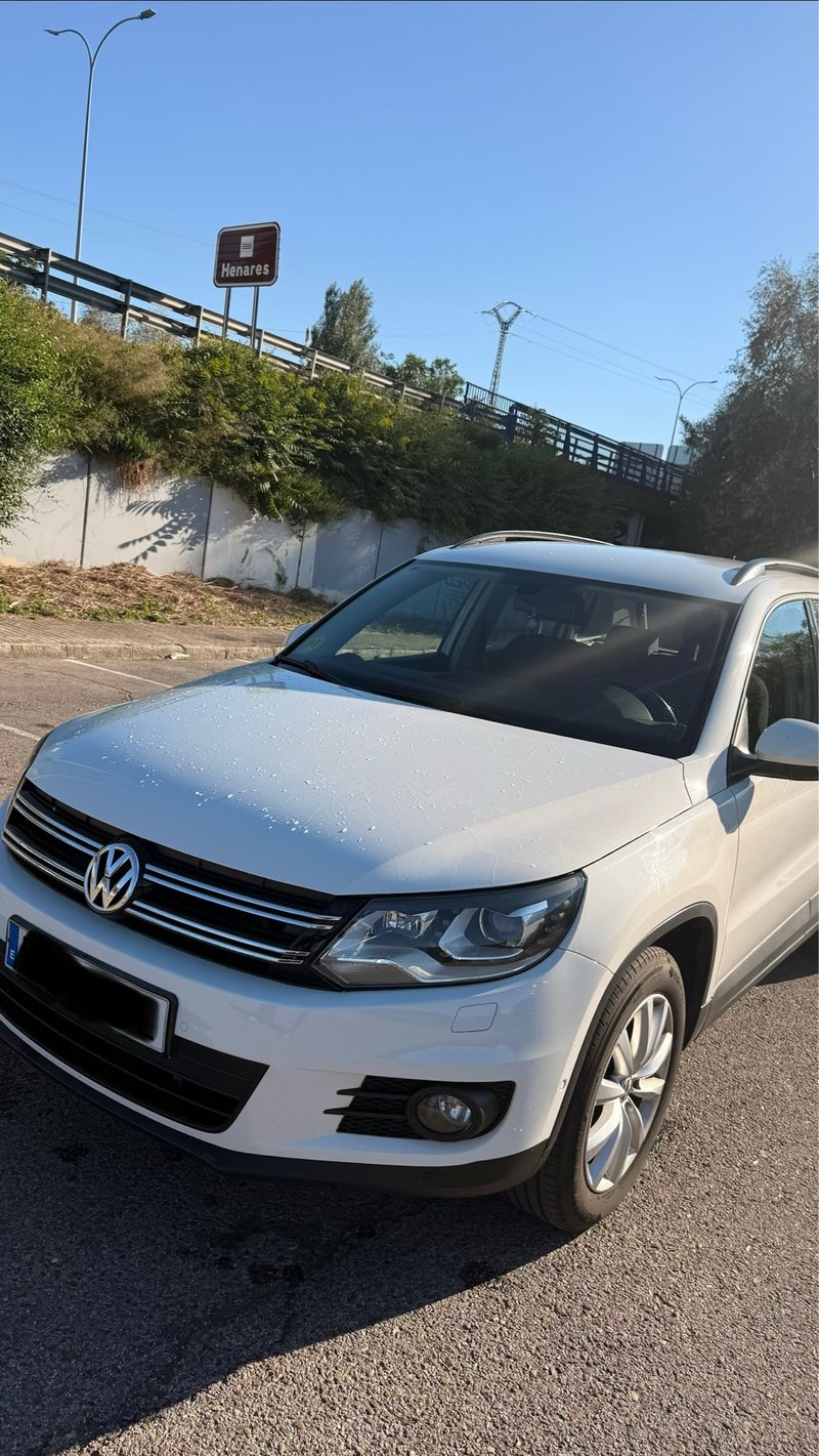 Volkswagen Tiguan 2011 - foto 1