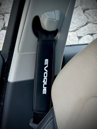 Range Rover Evoque Si4 dynamic