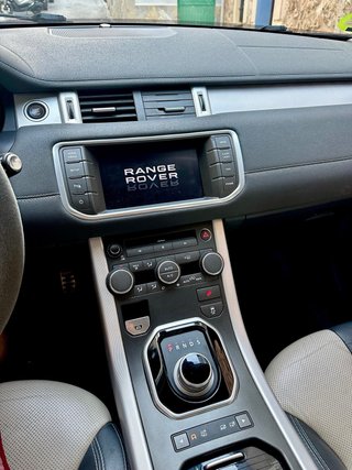 Range Rover Evoque Si4 dynamic