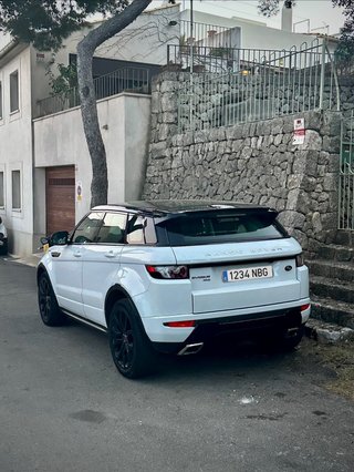 Range Rover Evoque Si4 dynamic