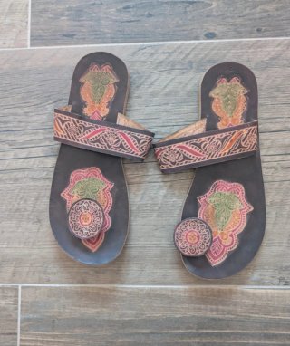 Sandalias de cuero hechas a mano