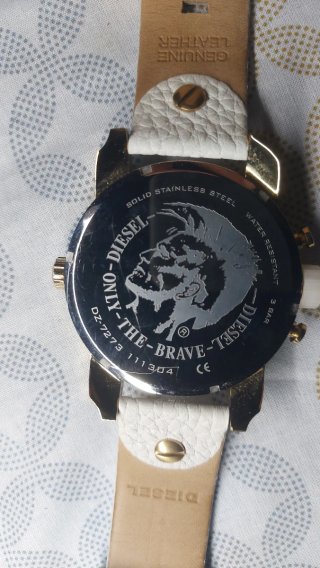 Reloj Diesel Dorado y Blanco