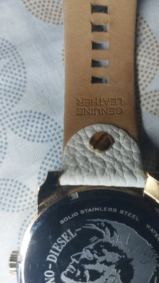 Reloj Diesel Dorado y Blanco