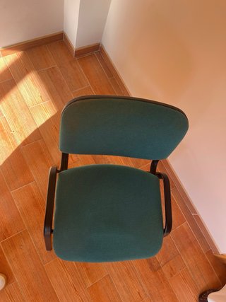 Silla de oficina verde y negra