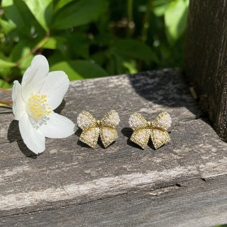 Pendientes Lazo Dorado Perlas y Brillantes