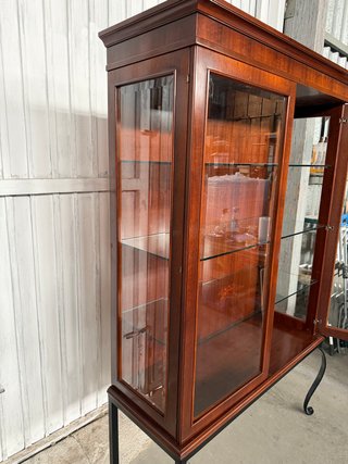 Vitrina de cristal clasica