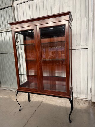 Vitrina de cristal clasica