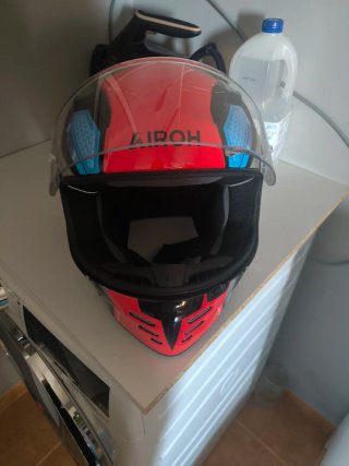 Casco Airoh Rojo y Azul