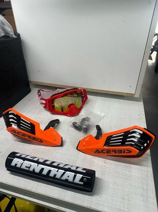 Paramanos Acerbis Moto, gafas, manillar esponja...