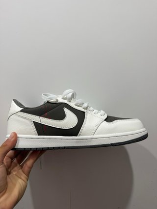 Nike Travis Scott Marrón y Blanco