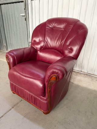 Sillón de cuero italiano color burdeos