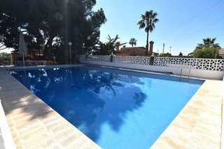 Chalet en venta en Peña de las Águilas en Elche