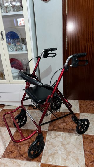 Andador Rollator de 4 ruedas con asiento y cesta