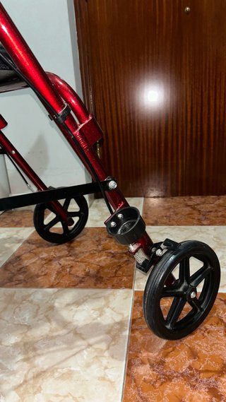 Andador Rollator de 4 ruedas con asiento y cesta