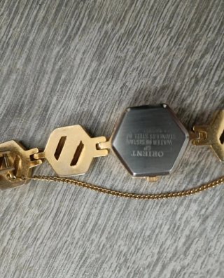 Reloj Orient Hexagonal Vintage Dorado