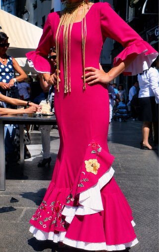 Traje de Flamenca Rosa y Blanco
