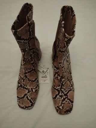Botines estampado serpiente tacón,a estrenar