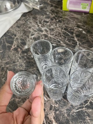 Set di 6 bicchieri da shot. 2 euro ciascuno