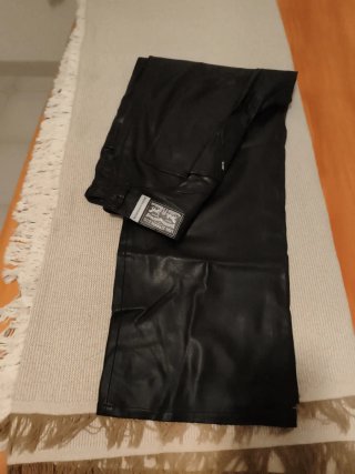 Pantalón efecto piel Levi's Talla S
