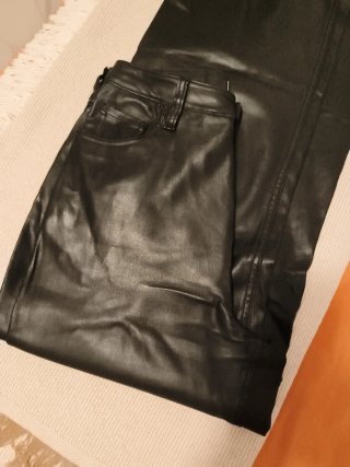 Pantalón efecto piel Levi's Talla S