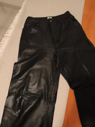 Pantalón efecto piel Levi's Talla S