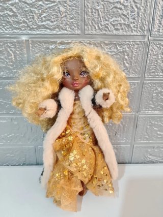 Rainbow High Meline Luxe Gold Muñeca