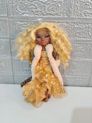 Rainbow High Meline Luxe Gold Muñeca