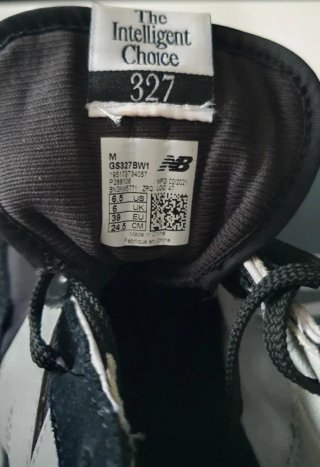 Tenis New Balance 327 x Foot Locker