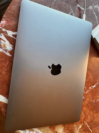 MacBook Pro 13” M1 (2020) • Muy poco uso