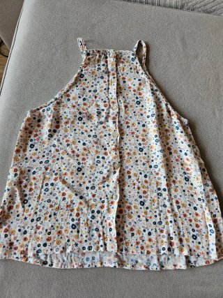 Top floral blanco tirantes. Talla S