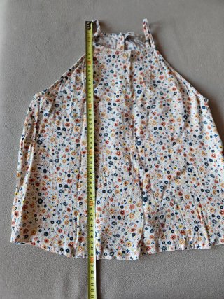 Top floral blanco tirantes. Talla S