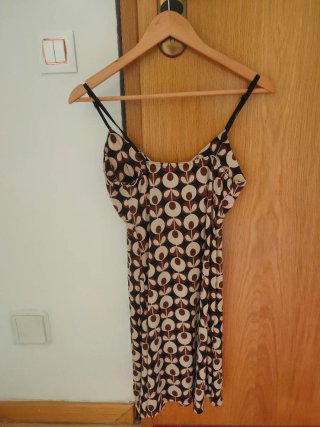 Vestido tirantes marrón y beige