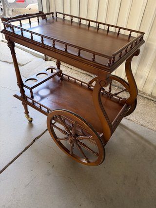 Carrito de madera para bar
