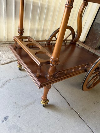 Carrito de madera para bar