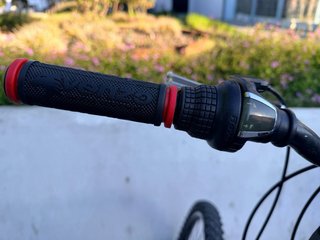 Bicicleta de Montaña Roja y Negra
